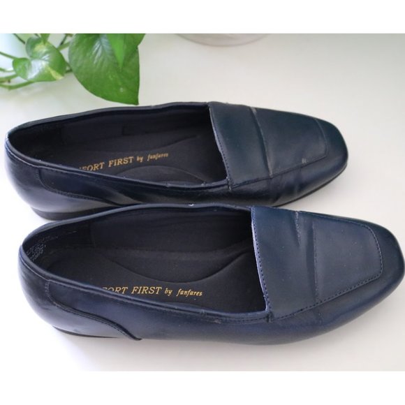 3/$10 Comfort First LOLA Navy Driving Flats - 6.5 - Picture 4 of 15